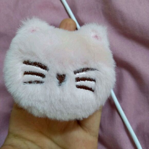 Soft Pink Fluffy Kitty Cat Face Design Phone Grip Holder - Picture 8 of 12